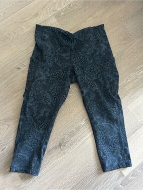 Lululemon pace rival crops